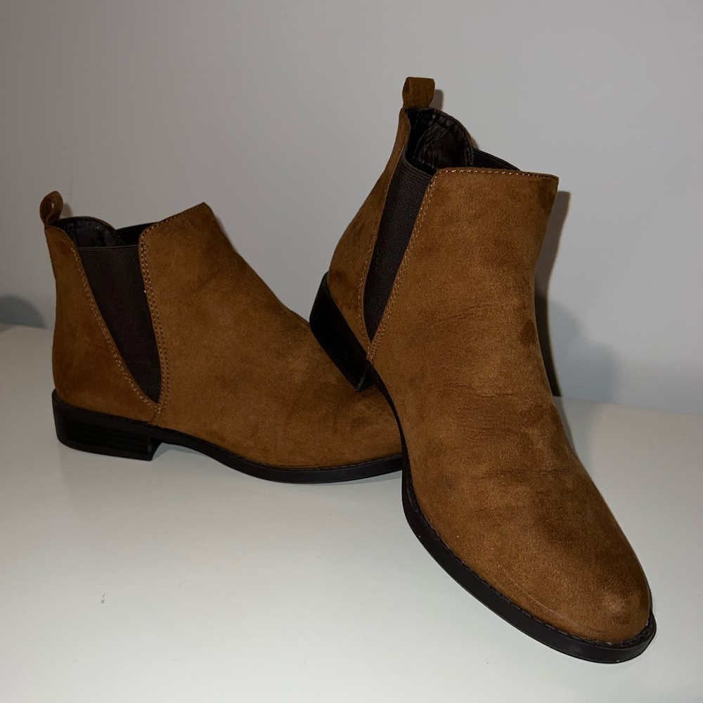 Chestnut Brown Boots